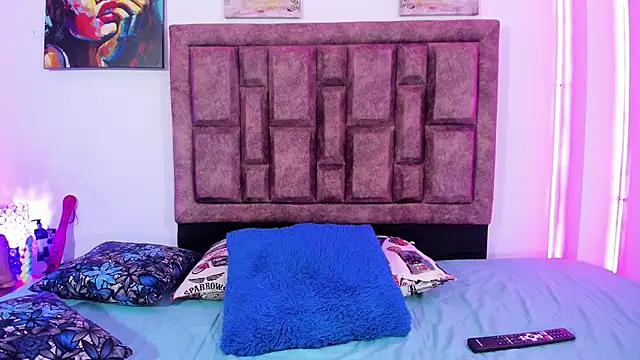 Snapshot of NaughtyAnaa chatting on October 24, 2025, 3:41 pm NaughtyAnaa online show from October 24, 2025, 3:41 pm