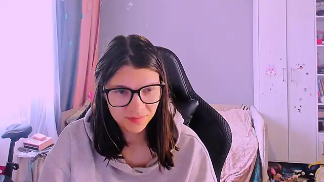 MollyLollipop online show from May 26, 2026, 1:56 am