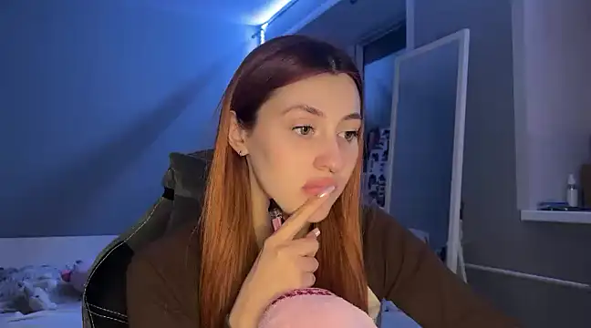 Snapshot of Uniarten chatting on January 22, 2025, 6:31 pm Uniarten online show from January 22, 2025, 6:31 pm