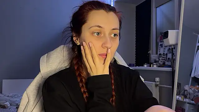 Snapshot of Uniarten chatting on January 10, 2026, 5:58 pm Uniarten online show from January 10, 2026, 5:58 pm