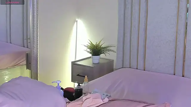 Snapshot of Saekohofman chatting on February 7, 2026, 4:05 am Saekohofman online show from February 7, 2026, 4:05 am