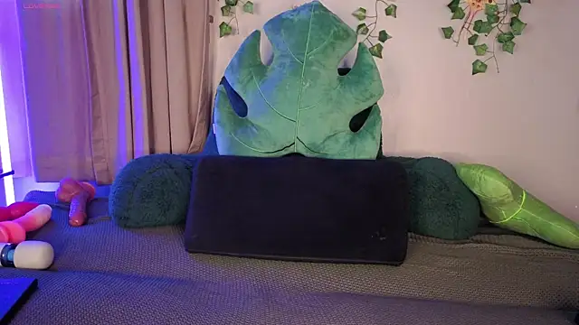 Snapshot of AnnaGingerDD chatting on February 28, 2026, 11:50 pm AnnaGingerDD online show from February 28, 2026, 11:50 pm