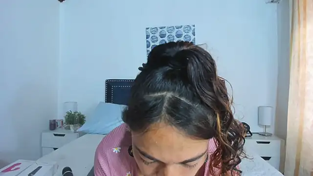 ZulyMichels online show from February 17, 2025, 12:38 pm