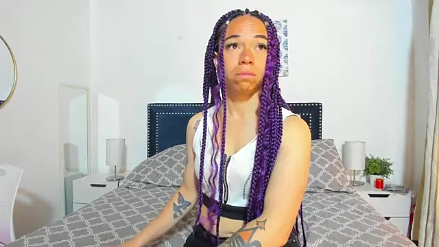 ZulyMichels online show from April 13, 2026, 12:32 pm