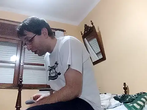 Snapshot of White_rabbit_ chatting on December 6, 2024, 9:02 pm White rabbit online show from December 6, 2024, 9:02 pm