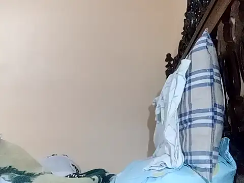 Snapshot of White_rabbit_ chatting on December 22, 2024, 11:41 pm White rabbit online show from December 22, 2024, 11:41 pm