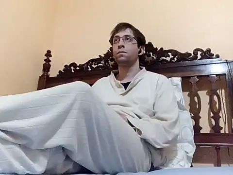 Snapshot of White_rabbit_ chatting on January 11, 2025, 12:33 am White rabbit online show from January 11, 2025, 12:33 am