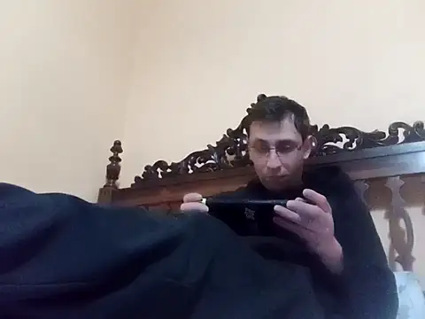 Snapshot of White_rabbit_ chatting on January 19, 2025, 10:06 pm White rabbit online show from January 19, 2025, 10:06 pm