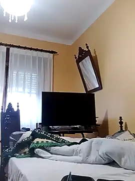 Snapshot of White_rabbit_ chatting on January 23, 2025, 9:39 am White rabbit online show from January 23, 2025, 9:39 am