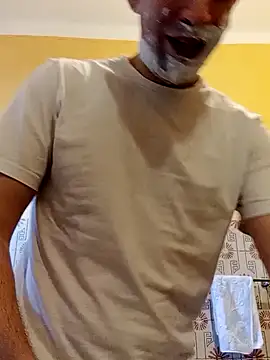 Snapshot of White_rabbit_ chatting on January 25, 2025, 10:40 am White rabbit online show from January 25, 2025, 10:40 am