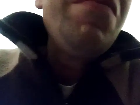 Snapshot of White_rabbit_ chatting on February 5, 2025, 2:37 pm White rabbit online show from February 5, 2025, 2:37 pm