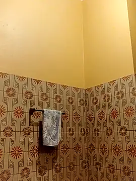 Snapshot of White_rabbit_ chatting on February 5, 2025, 8:35 pm White rabbit online show from February 5, 2025, 8:35 pm