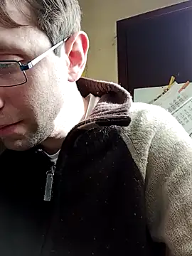 Snapshot of White_rabbit_ chatting on February 6, 2025, 2:58 pm White rabbit online show from February 6, 2025, 2:58 pm