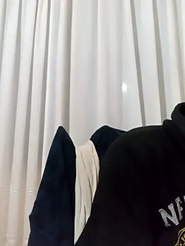 Snapshot of White_rabbit_ chatting on March 13, 2025, 7:17 pm White rabbit online show from March 13, 2025, 7:17 pm