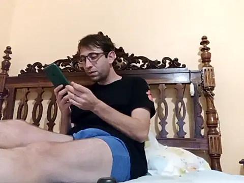 Snapshot of White_rabbit_ chatting on September 11, 2025, 3:23 pm White rabbit online show from September 11, 2025, 3:23 pm