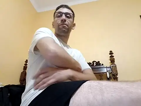 Snapshot of White_rabbit_ chatting on October 30, 2025, 9:04 pm White rabbit online show from October 30, 2025, 9:04 pm