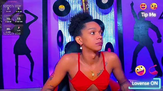 nickyminach  online show from February 6, 2026, 3:22 am