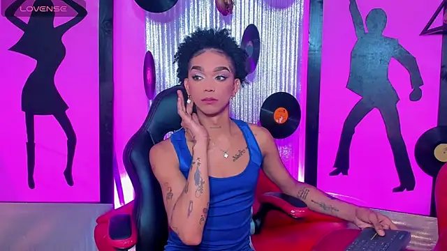 nickyminach  online show from March 5, 2026, 8:16 pm