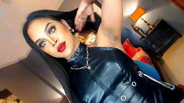 MarryQueen22 online show from November 18, 2025, 1:22 am