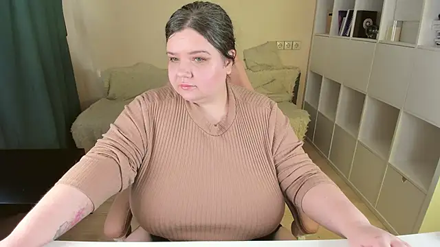 PlumPie online show from October 11, 2025, 9:41 am