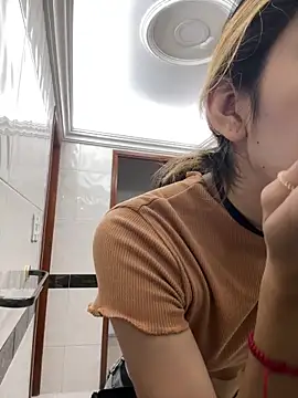 Snapshot of Girl_Cherry chatting on March 18, 2025, 10:57 am Girl Cherry online show from March 18, 2025, 10:57 am