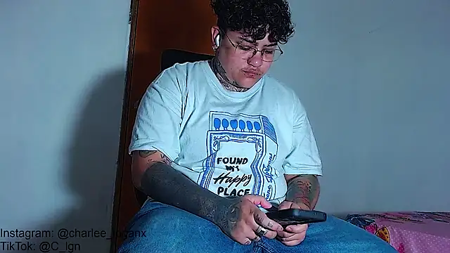 Snapshot of Techno_420_ chatting on April 17, 2026, 8:01 pm Techno 420 online show from April 17, 2026, 8:01 pm