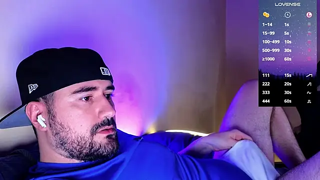 Snapshot of DominantTheo chatting on December 31, 2024, 2:40 am DominantTheo online show from December 31, 2024, 2:40 am