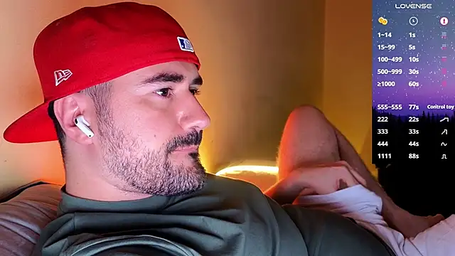 Snapshot of DominantTheo chatting on November 13, 2025, 3:38 am DominantTheo online show from November 13, 2025, 3:38 am