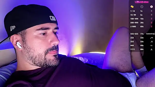 Snapshot of DominantTheo chatting on November 16, 2025, 3:56 am DominantTheo online show from November 16, 2025, 3:56 am