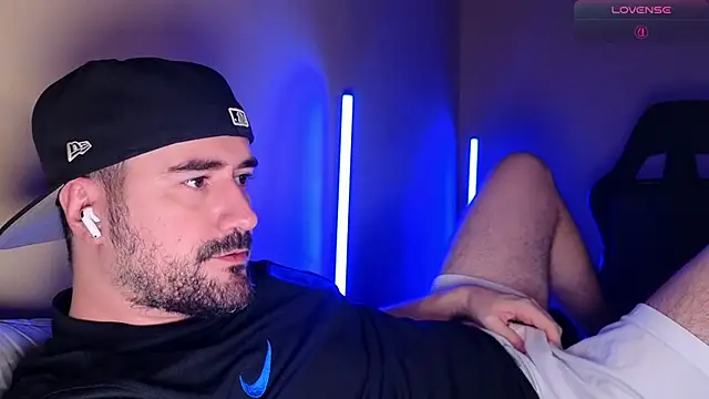 DominantTheo online show from March 23, 2026, 3:43 am