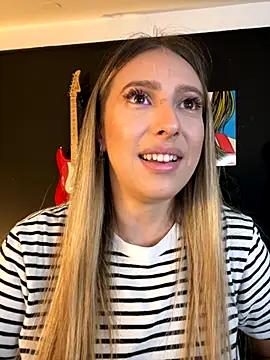 Snapshot of Eva_Ryen chatting on September 17, 2025, 4:19 pm Eva Ryen online show from September 17, 2025, 4:19 pm