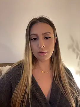 Snapshot of Eva_Ryen chatting on December 2, 2025, 4:35 pm Eva Ryen online show from December 2, 2025, 4:35 pm