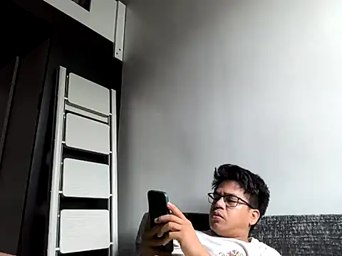 JhayCruz69 online show from June 12, 2026, 4:11 am
