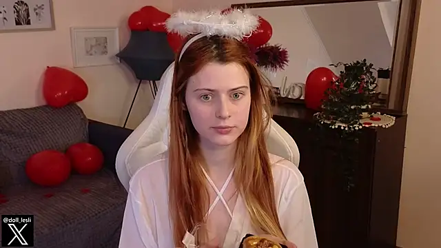 doll lesli online show from February 15, 2025, 6:01 pm