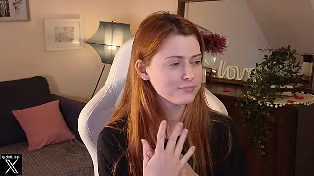 doll lesli online show from February 27, 2025, 2:10 pm