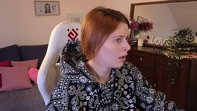 doll lesli online show from March 7, 2025, 2:45 pm