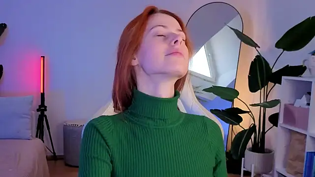 doll lesli online show from November 28, 2025, 10:18 am