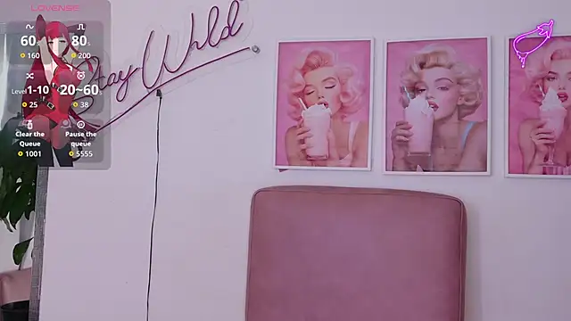 Adele LatinLady online show from February 11, 2026, 9:09 pm