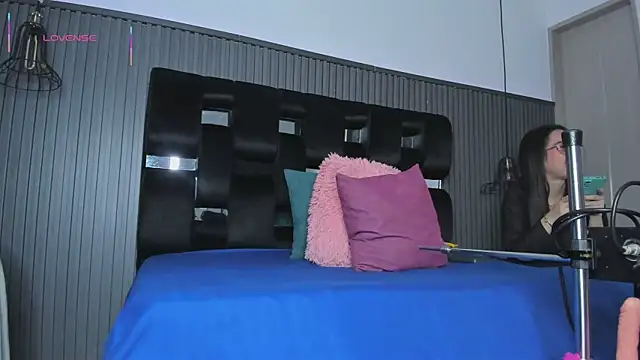 Snapshot of levana1 chatting on October 23, 2025, 2:00 am levana1 online show from October 23, 2025, 2:00 am