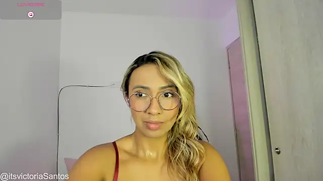 Victoriasant online show from March 15, 2026, 11:11 pm