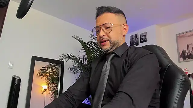 MrFrank tattoo online show from January 20, 2025, 12:28 pm