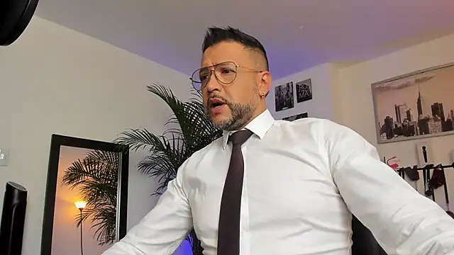 MrFrank tattoo online show from January 22, 2025, 1:21 pm