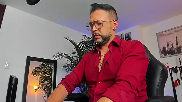 MrFrank tattoo online show from January 26, 2025, 2:19 pm