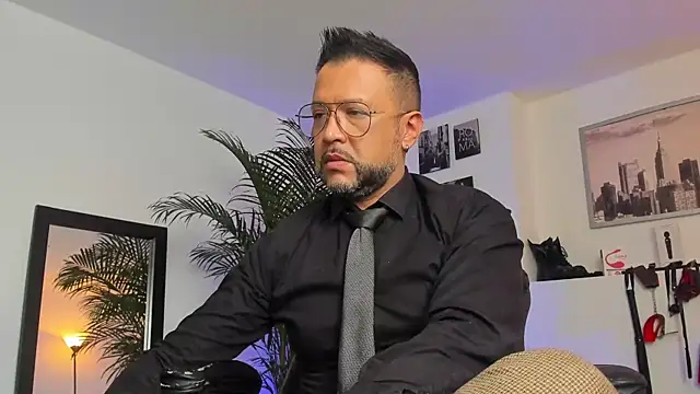 MrFrank tattoo online show from January 27, 2025, 2:13 pm