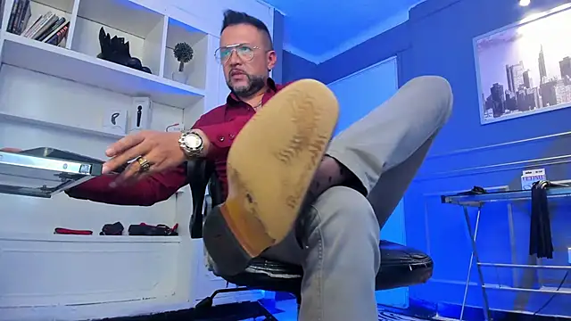 MrFrank tattoo online show from March 22, 2025, 1:41 pm