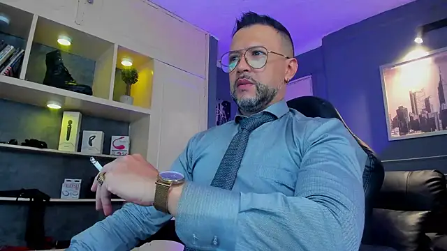 MrFrank tattoo online show from November 24, 2025, 1:33 pm