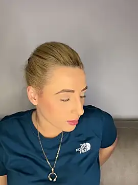 Snapshot of Strongqueen chatting on January 23, 2025, 4:04 pm Strongqueen online show from January 23, 2025, 4:04 pm