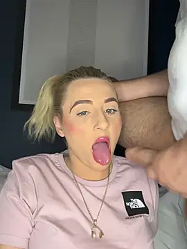 Snapshot of Strongqueen chatting on January 30, 2025, 4:13 pm Strongqueen online show from January 30, 2025, 4:13 pm