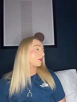 Snapshot of Strongqueen chatting on February 7, 2025, 9:04 pm Strongqueen online show from February 7, 2025, 9:04 pm