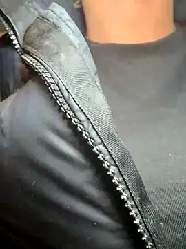 Snapshot of Strongqueen chatting on November 17, 2025, 10:48 pm Strongqueen online show from November 17, 2025, 10:48 pm